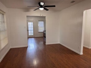 1920 Pembroke St in Irving, TX - Building Photo - Building Photo