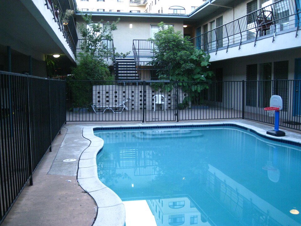 Capitol Gardens in Los Angeles, CA - Foto de edificio