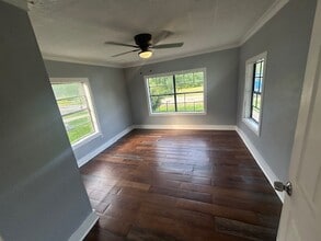 105 Carver St in Edna, TX - Building Photo - Building Photo