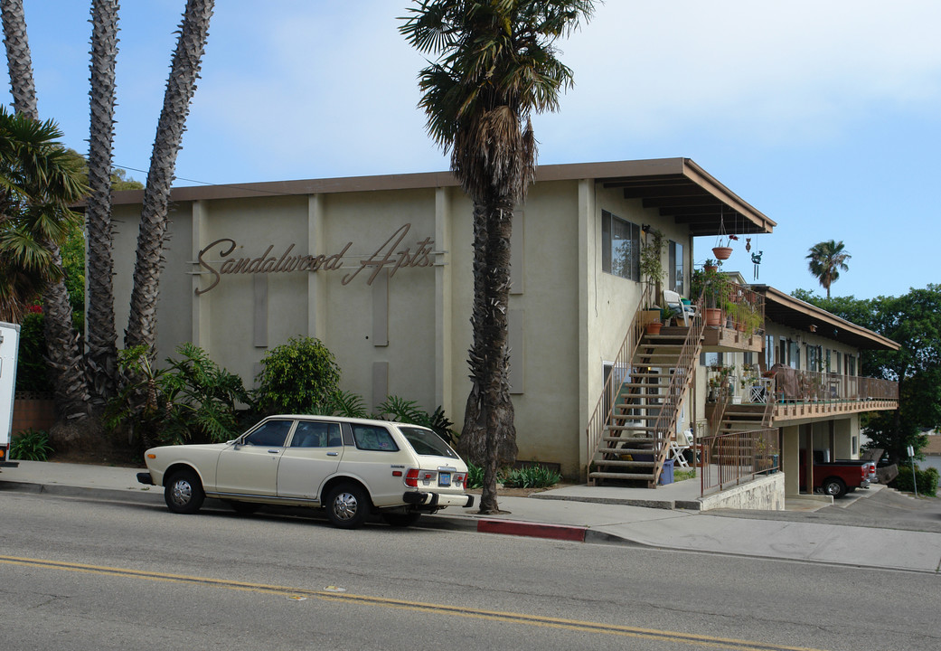 Sandalwood Apartments in Ventura, CA - Foto de edificio