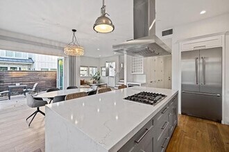 165 22nd St in Costa Mesa, CA - Foto de edificio - Building Photo