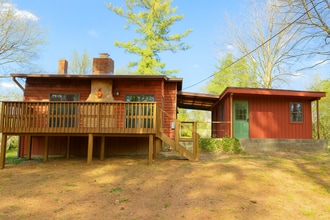 1065 Mountain View St in Hendersonville, NC - Building Photo - Building Photo