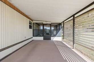 10034 Hamp Dr in Dade City, FL - Building Photo - Building Photo