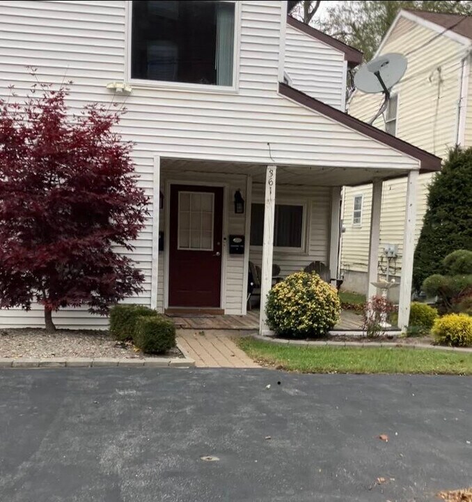 361 May Ave in Schenectady, NY - Building Photo