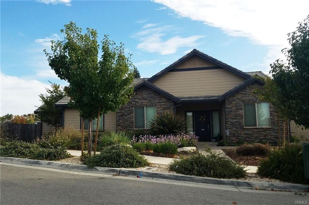 1802 Terrabella Ct in Paso Robles, CA - Building Photo