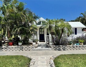 701 Broadway St in Longboat Key, FL - Building Photo - Building Photo