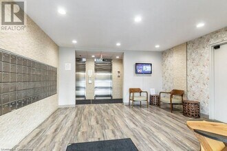 200 Jamieson Pkwy in Cambridge, ON - Building Photo - Building Photo