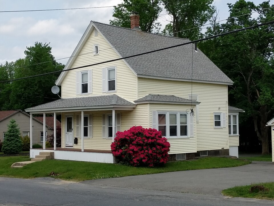 293 Madison St in Fitchburg, MA - Building Photo