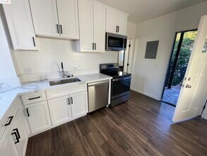 2718 Durant Ave-Unit -#B in Berkeley, CA - Building Photo - Building Photo