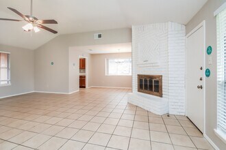 10930 Rosewood Ct in La Porte, TX - Building Photo - Building Photo