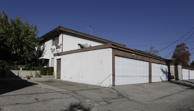 1394 Springfield St in Upland, CA - Foto de edificio - Building Photo