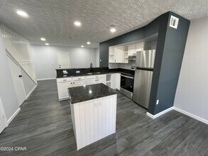 112 Parker Village Cir in Panama City, FL - Building Photo - Building Photo