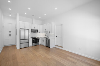 17087 Kingsbury St in Granada Hills, CA - Building Photo - Building Photo