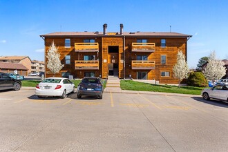 335 Wright St in Lakewood, CO - Building Photo - Building Photo