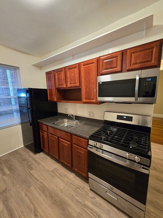 46 Kelly Pky, Unit 204