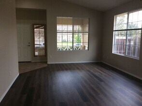 27474 Fallbrook Ct in Corona, CA - Building Photo - Building Photo