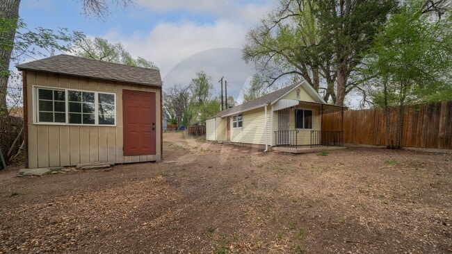 912 1/2 E Cimarron St in Colorado Springs, CO - Building Photo - Building Photo