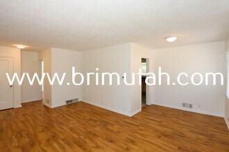 1239 E Ridgedale Ln in Millcreek, UT - Building Photo - Building Photo