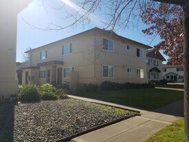 658 Kodiak Ct, Unit 1 in Sunnyvale, CA - Building Photo