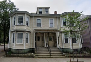 216 Freeman St, Unit 2 in Brookline, MA - Building Photo