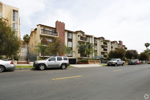 742 S Harvard Blvd, Unit 102 in Los Angeles, CA - Building Photo