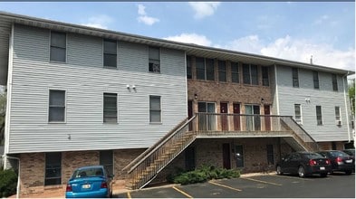 825-835 Wisconsin St in Oshkosh, WI - Foto de edificio - Building Photo