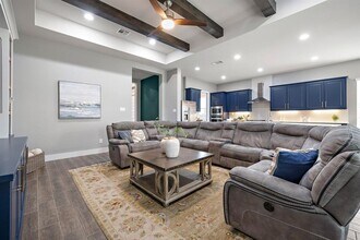 509 Leon Loop in Liberty Hill, TX - Foto de edificio - Building Photo