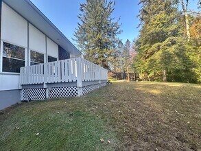 142 Bunker Hill Cir in Plainfield, VT - Foto de edificio - Building Photo