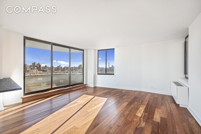 140 Charles St in New York, NY - Building Photo - Building Photo