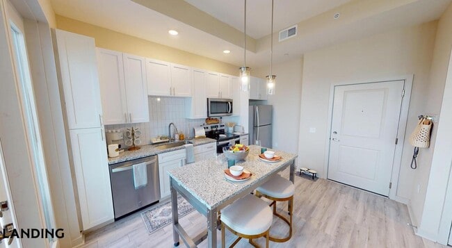 1216 N Atlantic Ave, Unit 352 in Daytona Beach, FL - Building Photo - Building Photo