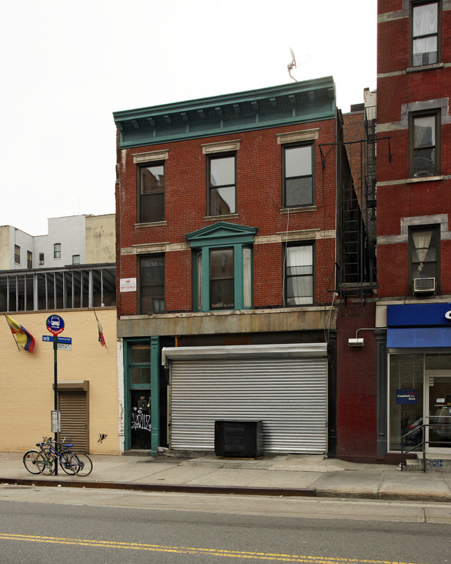 40 Avenue C in New York, NY - Foto de edificio - Building Photo