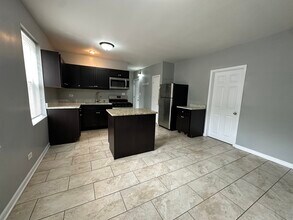 2301 N Lockwood Ave in Chicago, IL - Building Photo - Building Photo