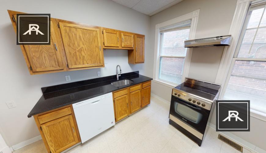 14 Pleasant St in Cambridge, MA - Building Photo