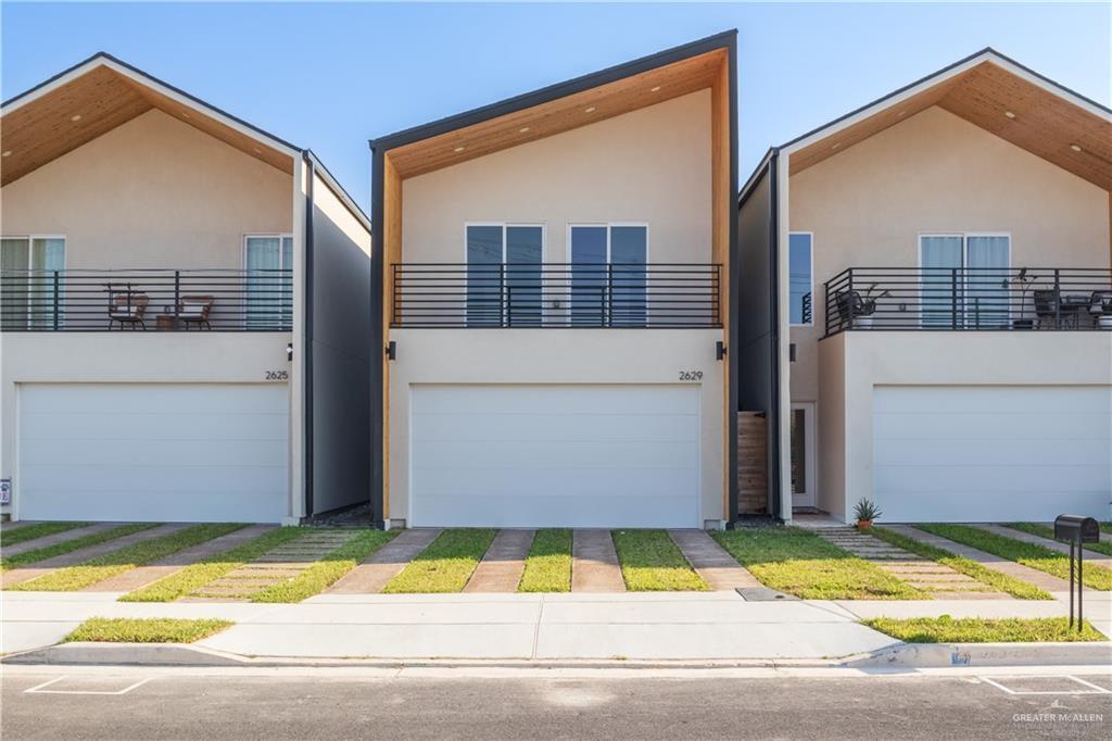 25 Warbler Ave in McAllen, TX - Building Photo