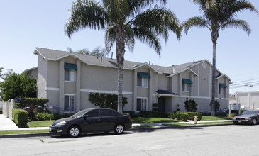 Melrose Place in Anaheim, CA - Building Photo - Building Photo