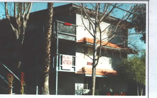 320 N Juniper St in Escondido, CA - Building Photo - Building Photo