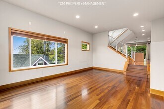 4012 23rd Ave SW in Seattle, WA - Building Photo - Building Photo