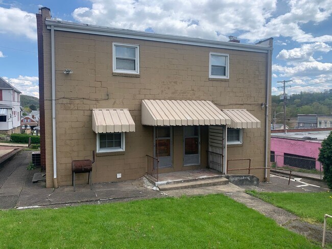 311 24th St in McKeesport, PA - Building Photo - Building Photo