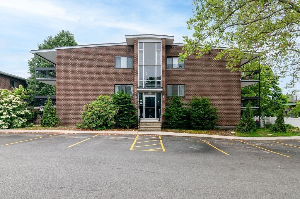 150 Elm St, Unit 1 in Braintree, MA - Foto de edificio