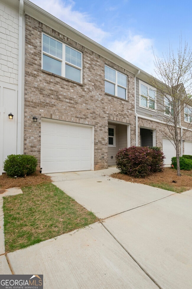 property at 1677 Vernon Blvd