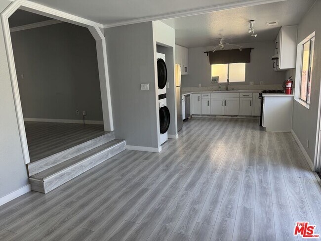 6556 Forbes Ave in Los Angeles, CA - Building Photo - Building Photo