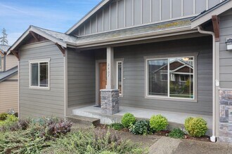 2407 NE Confucius Way in Poulsbo, WA - Building Photo - Building Photo