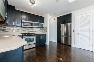 704 Grand St in Jersey City, NJ - Building Photo - Building Photo