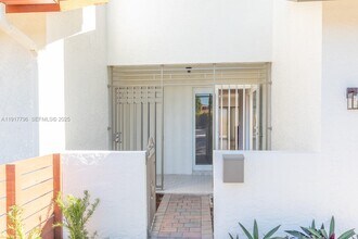 2795 N 40th Ave in Hollywood, FL - Foto de edificio - Building Photo