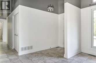 10 Cedar Rd in Ottawa, ON - Building Photo - Building Photo