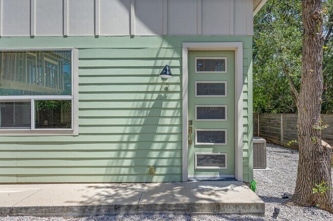 4805 Santa Anna St in Austin, TX - Building Photo - Building Photo