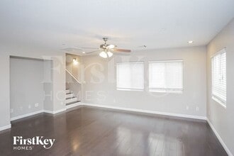 10618 Gibbous Moon Dr in Las Vegas, NV - Building Photo - Building Photo