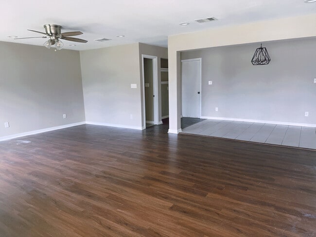 313 Lovers Ln in Athens, TX - Building Photo - Building Photo