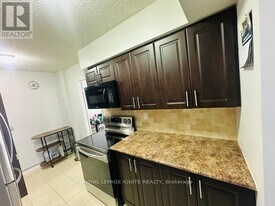 1210 Radom St in Pickering, ON - Building Photo