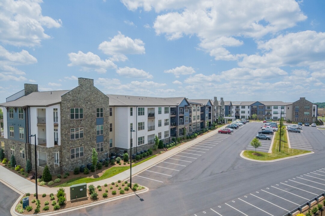 Belvedere at Berewick in Charlotte, NC - Foto de edificio